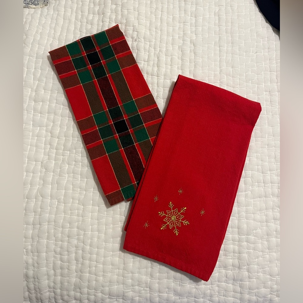 Lenox Christmas Hand Towels EUC Holiday Gingham and Snowflake
